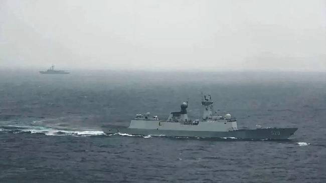 Sebuah kapal Angkatan Laut di bawah Komando Teater Timur Tentara Pembebasan Rakyat China (PLA) ikut serta dalam patroli kesiapan tempur dan latihan. (CNBC)