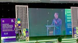 Ketua Umum Kamar Dagang dan Industri (Kadin) Indonesia Anindya Bakrie dalam pembukaan Rapat Koordinasi Nasional (Rakornas) Kadin Bidang Koperasi dan UMKM di Jakarta, Selasa (19/8/2025). (ANTARA/Shofi Ayudiana)