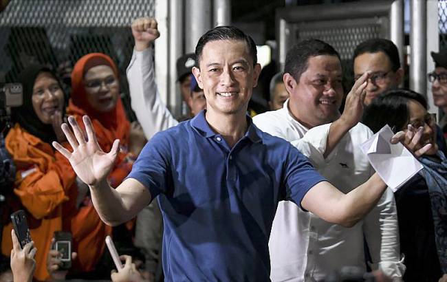 Mantan Menteri Perdagangan Thomas Trikasih Lembong atau Tom Lembong bebas dari proses hukum yang sedang ia jalani setelah mendapatkan abolisi dari Presiden Prabowo Subianto. (ANTARA FOTO/Hafidz Mubarak A)