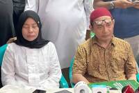 Zulkifli (kanan), ayah dari pengemudi ojek online (ojol) Affan Kurniawan yang tewas usai ditabrak kendaraan taktis (taktis) Satbrimob Polda Metro Jaya berbicara dengan awak media di Jakarta, Jumat (29/8/2025). (ANTARA/HO-Divisi Humas Polri)