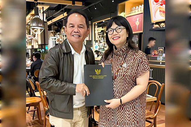 Gubernur Kalteng Agustiar Sabran bersama Wamendiktisaintek Stella Christie usai melakukan pertemuan membahas rencana pembangunan Sekolah Garuda di Jakarta, beberapa hari lalu. (SI/Dokpri)