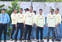 Ketua DPRD Kalsel, H. Supian HK, (kanan) pakai topi). SuarIndonesia/Ist)