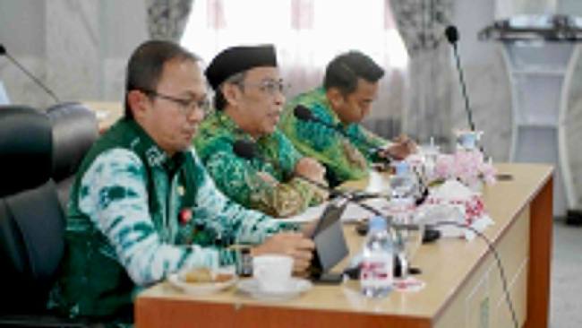 Teks foto : Pemkab Balangan mengikuti rakor pemantauan indeks pencegahan korupsi MCSP KPK secara virtual. (SuarIndonesia/MC Balangan)