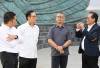 Otorita IKN memberikan penjelasan kemajuan calon ibu kota Indonesia yang dibangun di sebagian wilayah Kabupaten Penajam Paser Utara dan Kabupaten Kutai Kartanegara kepada Duta Besar RI untuk Republik Kazakhstan dan Republik Tajikistan Fadjroel Rachman (ANTARA/HO-Dokumen Humas OIKN)