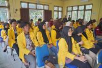 Teks foto : Mahasiswa KKN ULM Banjarmasin. foto: MC Balangan