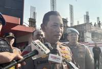 Kapolri Jenderal Pol Listyo Sigit Prabowo menjawab pertanyaan wartawan di RS Polri Kramat Jati, Jakarta, Senin (1/9/2025) selepas mendampingi Presiden Prabowo Subianto menjenguk polisi yang menjalani perawatan karena cedera dan luka-luka saat bertugas mengamankan aksi massa yang berujung kerusuhan di beberapa daerah di Jakarta. (ANTARA/Mentari Dwi Gayati)