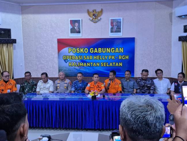 konferensi pers gabungan Badan SAR Nasional (Basarnas) yang dipimpin oleh Laksamana Pertama TNI Bramantyo di Lanud Sjamsuddin Noor, Rabu (3/9/2025 (SuarIndonesia/Ist)