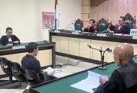 M. Reza Arpiansyah, membacakan pledoi pribadinya, Kamis (18/9/2025). (SuarIndonesia/Ist)