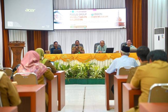 Sebagai bagian dari penelitian tersebut, dilaksanakan Focus Group Discussion  bersama para pemangku kepentingan di Aula Disdikbud, Paringin Selatan. (SuarINdonesia/Adv)