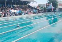 lomba renang bertajuk 