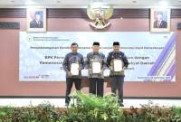 Komitmen bersama untuk menindaklanjuti rekomendasi hasil pemeriksaan Badan Pemeriksa Keuangan (BPK) RI.
Berlangsung di Banjarbaru, Kamis (25/9/2025) (SuarIndonesia/Ist)