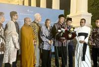 Anggota Gerakan Nurani Bangsa yang juga eks menteri agama RI, Lukman Hakim Saifuddin menyampaikan hasil pertemuan Gerakan Nurani Bangsa (GNB) dengan Presiden Prabowo Subianto di Istana Kepresidenan RI, Jakarta, Kamis (11/9/2025). (ANTARA/Mentari Dwi G)