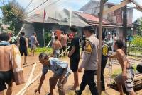 Rumah terbakar di Kubu Raya berawal dari suami bakar kasur usai cekcok rumah tangga. (Foto: Dok Istimewa)