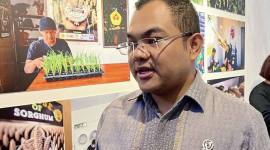 Wakil Kepala Badan Pengaturan Badan Usaha Milik Negara (BP BUMN) Tedi Bharata menjawab pertanyaan ANTARA di sela peluncuran Pameran Jurnalistik dan Buku “Haluan Merah Putih” di Antara Heritage Center, Jakarta, Kamis (30/10/2025). ANTARA/Putu Indah Savitri)