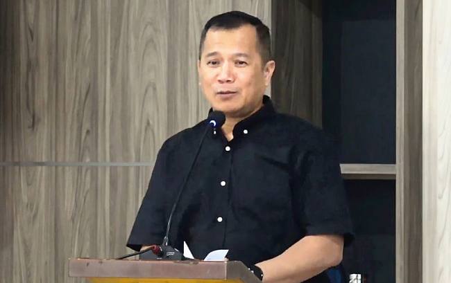 Direktur Jenderal Peraturan Perundang-undangan Kemenkum Dhahana Putra dalam Webinar Uji Publik Rancangan Undang-Undang (RUU) tentang Tata Cara Pelaksanaan Pidana Mati di Jakarta, Jumat (31/10/2025). (ANTARA/YouTube/djppkemenkum/Agatha Olivia Victoria)

