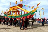Penurunan Padaw Tuju Dulung ke laut pada acara Festival Iraw Tengkayu XIV di Tarakan. Minggu (12/10/2025). (ANTARA/Susylo Asmalyah)