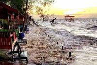 Kondisi salah satu lokasi wisata di Pantai Ujung Pandaran saat air laut sedang pasang, beberapa waktu lalu. (Dok ANTARA/Norjani)