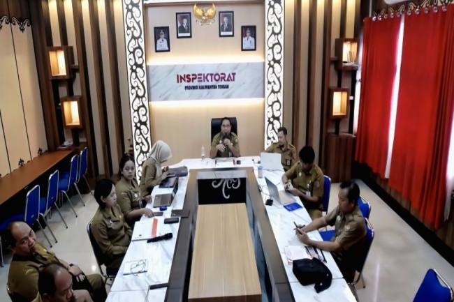 Jajaran Inspektorat Kalteng saat mengikuti monev bersama KPK RI melalui konferensi video dari Palangka Raya, Senin (27/10/2025). (SI/ANTARA/DOK Inspektorat Kalteng)