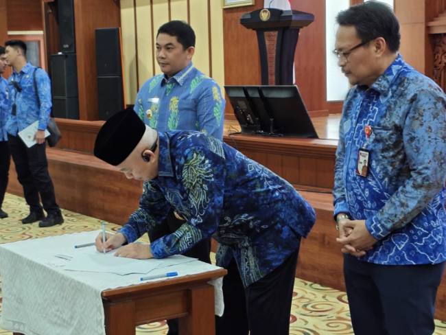 Gubernur Kalsel tanda tangani komitmen fiskal daerah dengan bupati/walikota. Foto : MC Kalsel