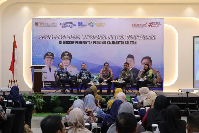 Sosialisasi dan Bimbingan Teknis (Bimtek) aplikasi dilaksanakan oleh Diskominfo Kalsel. Foto : MC Kalsel