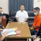 Suasana penyerahan tersangka dan barang bukti dari Satreskrim Polres Gumas kepada JPU Kejari kabupaten setempat, di Kuala Kurun. (SI/Dok Polres Gumas)