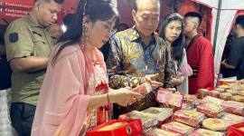 Perayaan festival kue bulan atau moon cake di kota Singkawang, Kalimantan Barat. (ANTARA/Narwati)