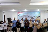 Anggota Komisi IX DPR RI Muazzim Akbar (empat dari kanan) dalam sosialisasi Program Pembangunan Keluarga, Kependudukan, dan Keluarga Berencana (Bangga Kencana) di Mataram, NTB, pada Jumat (11/10/2025). (ANTARA/DOK Kemendukbangga/BKKBN)