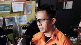 Direktur Operasi Basarnas Laksamana Pertama TNI Yudhi Bramantyo saat menyampaikan perkembangan tentang korban Ponpes Al Khoziny di Sidoarjo, Minggu (5/10/2025). (ANTARA/Fahmi Alfian)