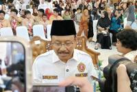 
Mensos Gus Ipul saat diwawancara awak media di Samarinda, Kalimantan Timur, Selasa (7/10/2025). (ANTARA/A Rifandi)