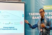 General Manager InJourney Airports Bandara Internasional Syamsudin Noor, Stephanus Millyas Wardana. (SI/ANTARA/Firman)