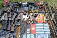 SENJATA KKB - Sejumlah senjata milik Organisasi Papua Merdeka (OPM) disita oleh prajurit TNI setelah kontak tembak di Kabupaten Intan Jaya, Rabu (15/10/2025). (Foto: Kompasd.com/Dok Satgas Media Koops Habema)
