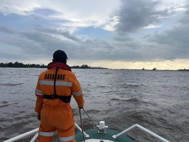 Tragedi pelayaran di Perairan Sungai Barito., Jumat (3/10/2025). (SuarIndonesia/Ist)