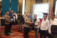 Silaturahmi dan Seminar/Diskusi bertajuk “Harkamtibmas Ketenagakerjaan dalam Menciptakan Iklim Usaha yang Produktif dan Berkeadilan”, berlangsung di Banjarmasin. Selasa (14/10/2025). (SuarIndonsia/Ist)