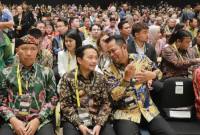 Minerba Convex 2025', yang digelar oleh Kementerian Energi dan Sumber Daya Mineral (ESDM) di Jakarta Rabu (15/10/2025), tanpak Wagub Kalsel, Hasnuryadi Sulaiman berbicang (tengah) berbicang .(SuarIndonesia/Adv)