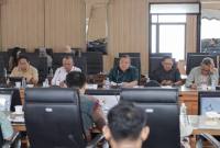 Rapat lanjutan yang digelar di Gedung B DPRD Kalsel Jum'at (17/10/2025) (SuarIndonesia/Ist)