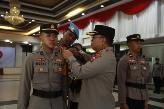 Kapolresta Banjarmasin, Kombes Pol. Cuncun Kurniadi secara resmi memimpin kegiatan launching dan pengukuhan nomenklatur baru jabatan di lingkungan Polresta Banjarmasin, Selasa (21/10/2025). (SuarIndonesia/YI)