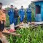Anggota Satpolairud Polresta Banjarmasin. dan warga di lokasi kejadian di Jalan Muning RT 14 RW 01 Banjarmasin Selatan. (SuarIndonesia/DO)