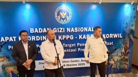 Kepala Badan Gizi Nasional (BGN) Dadan Hindayana usai pertemuan di salah satu hotel di kawasan Ancol di Jakarta, Senin (27/10/2025) (ANTARA/Mario S Nasution)