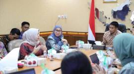 Wali Kota Banjarbaru Erna Lisa Halaby dalam rapat sinkronisasi data antara Bank Indonesia dan Bank Kalsel yang digelar pada 24 Oktober 2025 di Gedung H Lantai 8, Kementerian Dalam Negeri, Jakarta. (Foto: Prokopim Setda Banjarbaru)
