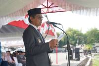 Akhmad Fauzi saat memimpin Upacara Peringatan Hari Sumpah Pemuda ke-97 Tahun 2025, yang digelar di halaman Kantor Bupati Balangan, Paringin Selatan, Selasa (28/10/2025). (SuarIndonesia/Adv)