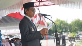 Akhmad Fauzi saat memimpin Upacara Peringatan Hari Sumpah Pemuda ke-97 Tahun 2025, yang digelar di halaman Kantor Bupati Balangan, Paringin Selatan, Selasa (28/10/2025). (SuarIndonesia/Adv)