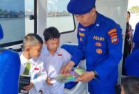 Kegiatan dilaksanakan di Dermaga SDN Basirih 10, Kecamatan Banjarmasin Selatan,  Rabu (29/10/2025). (SuarIndonesia/Ist)