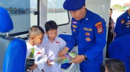 Kegiatan dilaksanakan di Dermaga SDN Basirih 10, Kecamatan Banjarmasin Selatan,  Rabu (29/10/2025). (SuarIndonesia/Ist)