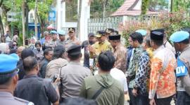 Aksi di depan Gedung DPRD Kalsel, Jalan Lambung Mangkurat Banjarmasin, Rabu (29/10/2025). SuarIndonesia/HM)