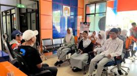 Anggota Ekstrakurikuler Jurnalistik SMA Negeri 1 Paringin melakukan kunjungan ke Kantor Badan Penanggulangan Bencana Daerah (BPBD) Balangan Rabu (29/10/2025). (SuarIndonesia/adv)