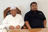Ajie Nugraha Saputra Halim SH MH (kanan( bersama sang ayah Dr. H. Abdul Halim Shahab, SH, MH.