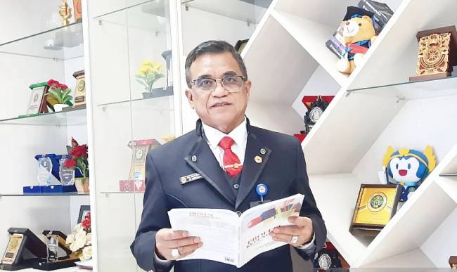Guru Besar Fakultas Keguruan dan Ilmu Pendidikan (FKIP) ULM Prof Ahmad Suriansyah MPd PhD. (SI/ANTARA/Firman)