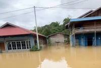 Sejumlah rumah di Desa Bajuh Kecamatan Kapuas Tengah terendam banjir, Senin (6/10/2025). (ANTARA/SI/Dokumen Pribadi)