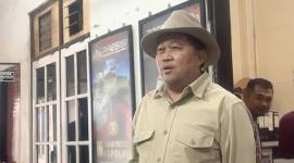 Ketua MAKI Boyamin Saiman usai memenuhi panggilan penyidik Polres Hulu Sungai Selatan (HSS), Jumat (31/10/2025). (Foto: detikKalimantan/Khairun Nisa)