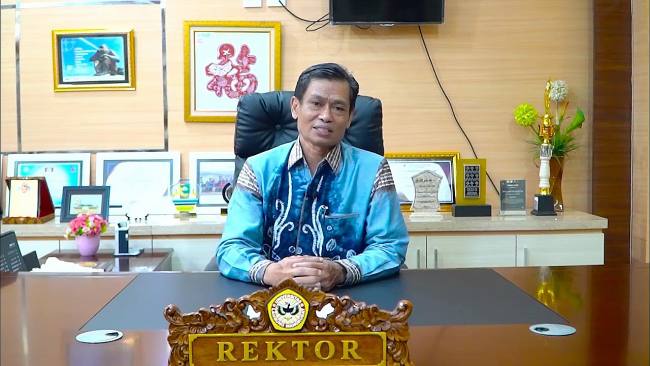 
Rektor Universitas Lambung Mangkurat (ULM), Prof Ahmad Alim Bachri. (Foto: Istimewa)